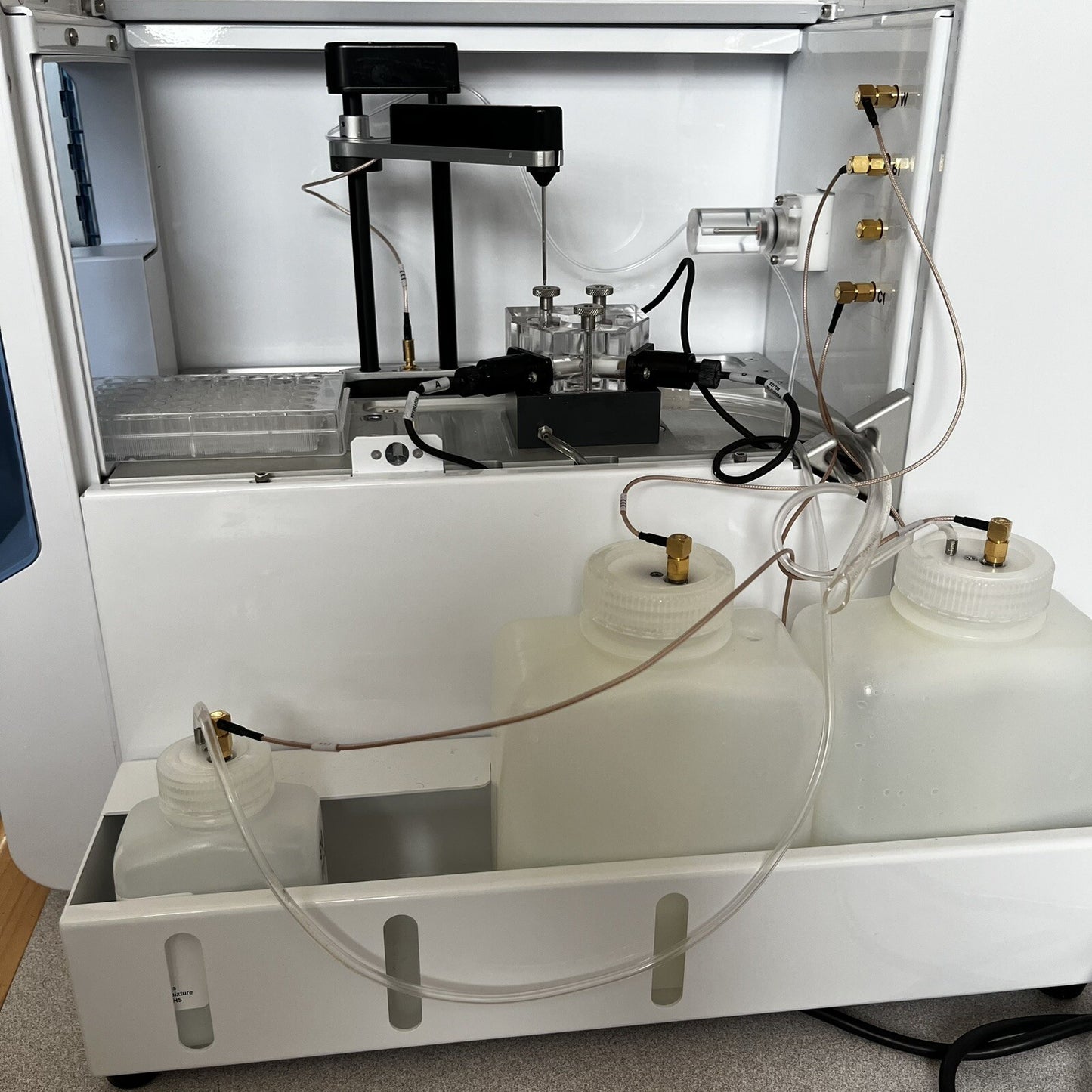 YSI 2500 Biochemistry Analyzer | MFG: 2020 | Maintenance Logs + Battery Backup